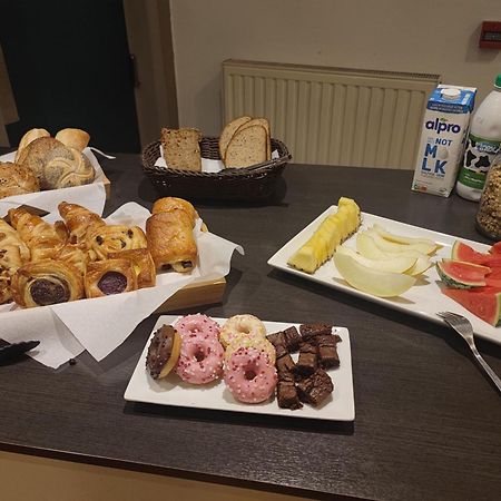 Hobbit Hotel Brussels Airport ซาเวนเตม ภายนอก รูปภาพ