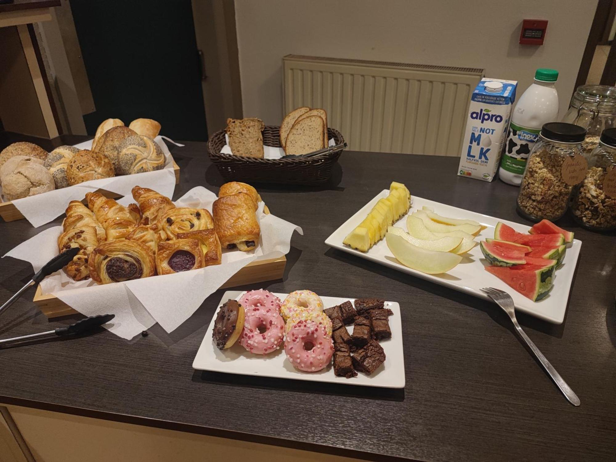 Hobbit Hotel Brussels Airport ซาเวนเตม ภายนอก รูปภาพ