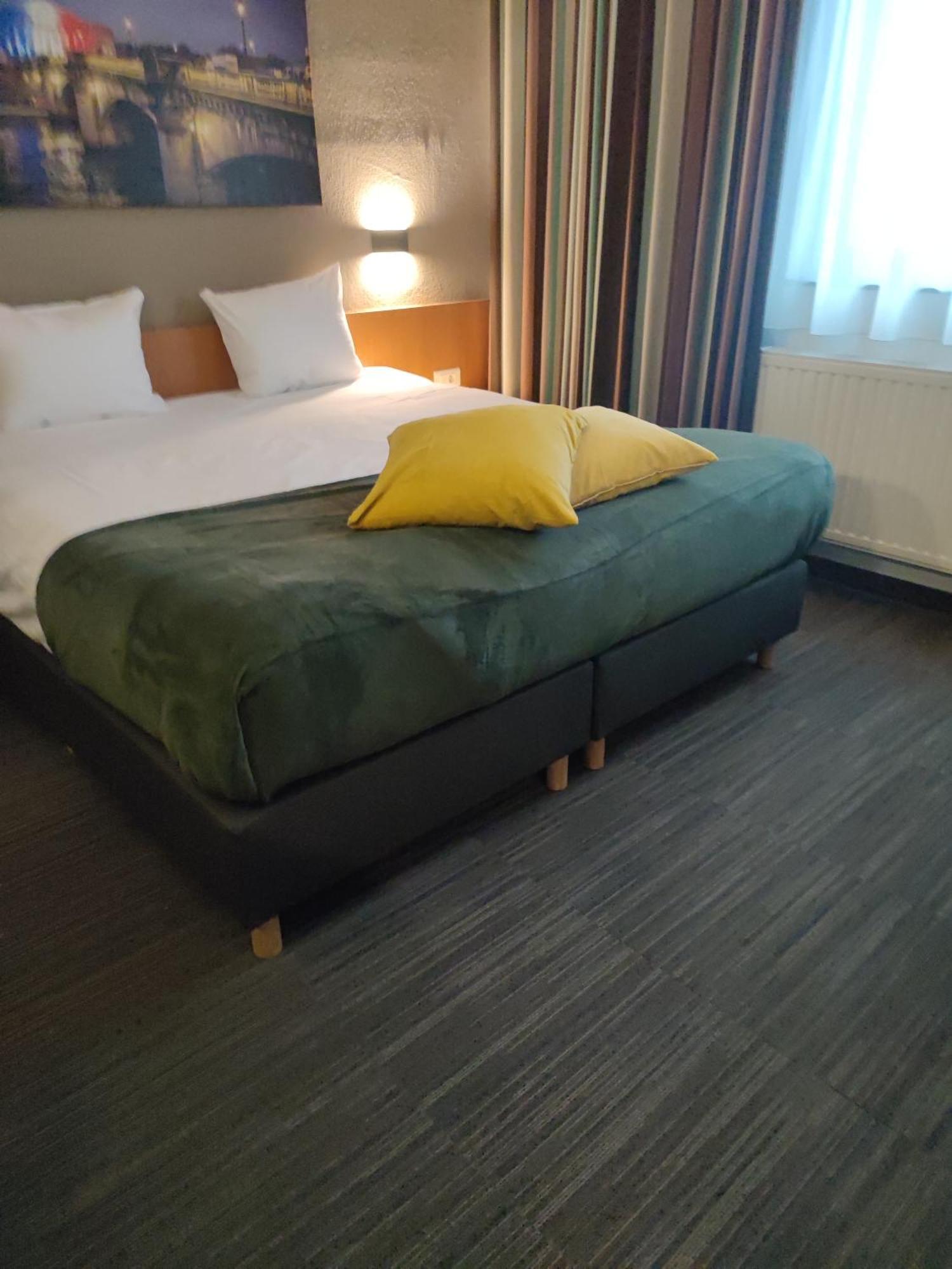 Hobbit Hotel Brussels Airport ซาเวนเตม ภายนอก รูปภาพ