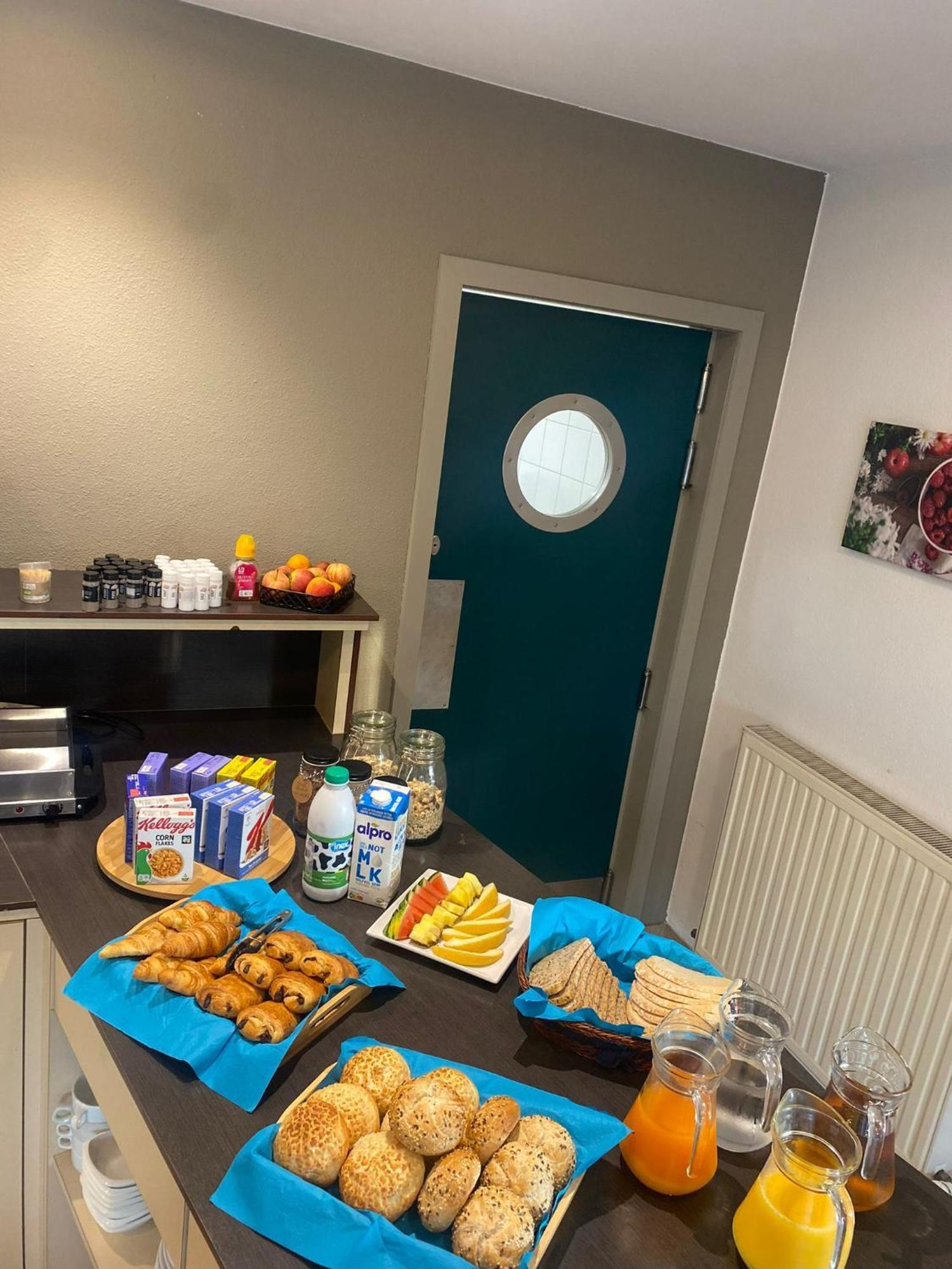 Hobbit Hotel Brussels Airport ซาเวนเตม ภายนอก รูปภาพ
