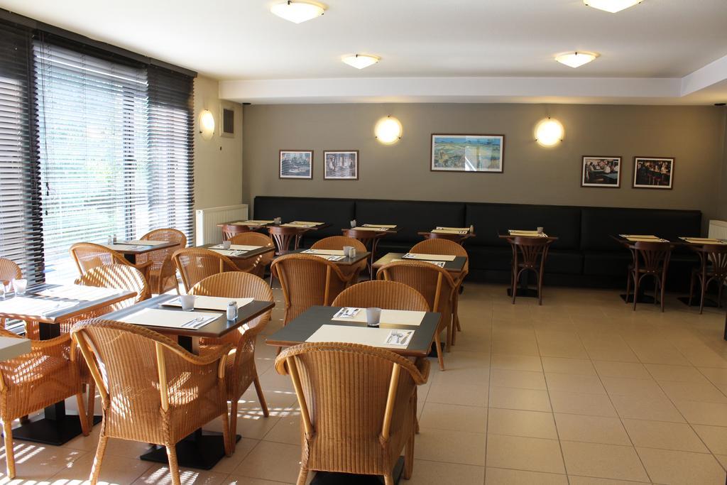 Hobbit Hotel Brussels Airport ซาเวนเตม ภายนอก รูปภาพ