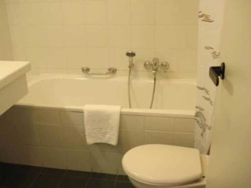 Hobbit Hotel Brussels Airport ซาเวนเตม ภายนอก รูปภาพ