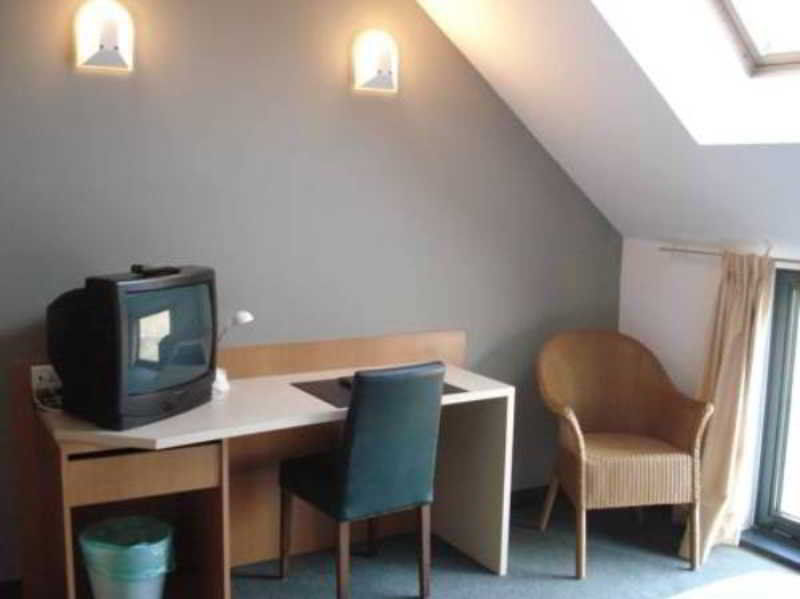 Hobbit Hotel Brussels Airport ซาเวนเตม ภายนอก รูปภาพ