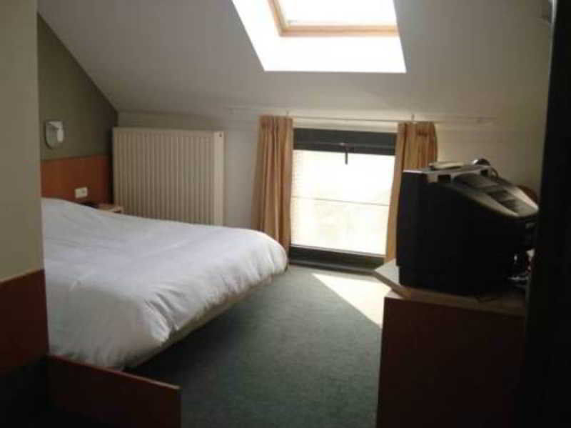 Hobbit Hotel Brussels Airport ซาเวนเตม ภายนอก รูปภาพ