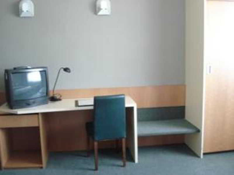 Hobbit Hotel Brussels Airport ซาเวนเตม ภายนอก รูปภาพ