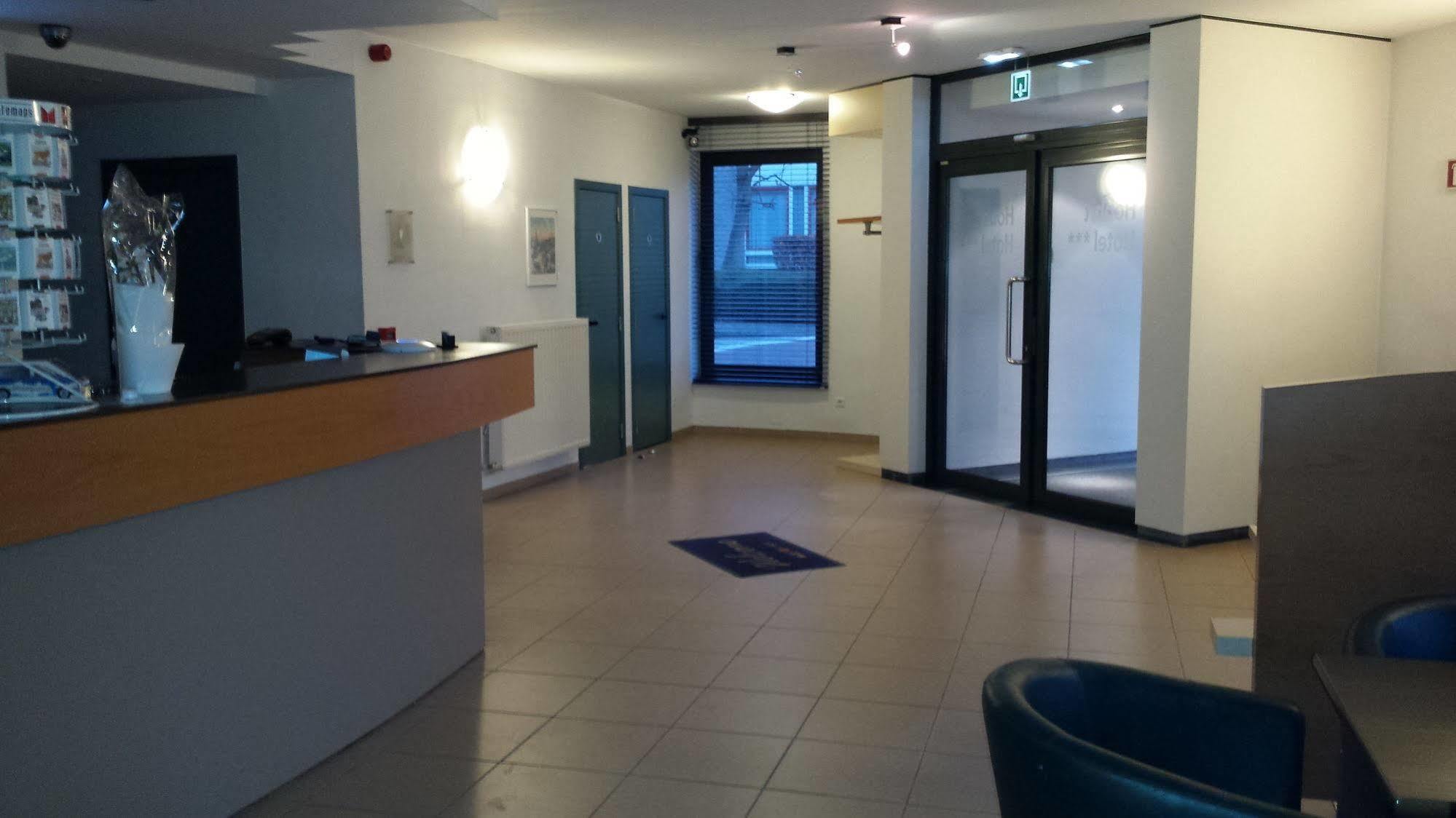Hobbit Hotel Brussels Airport ซาเวนเตม ภายนอก รูปภาพ