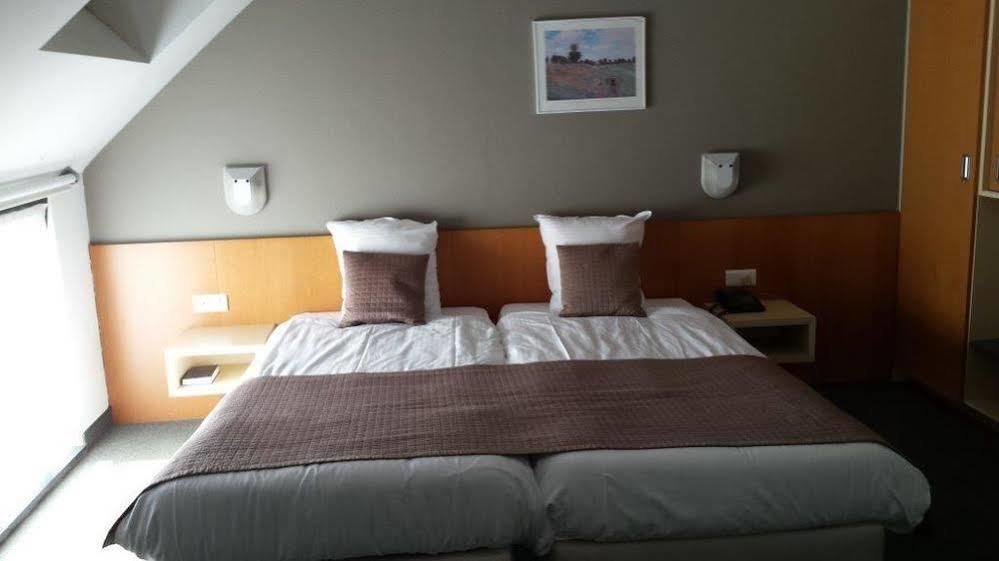 Hobbit Hotel Brussels Airport ซาเวนเตม ภายนอก รูปภาพ